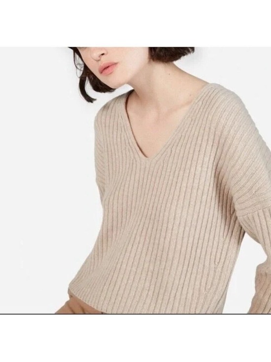 41 Hawthorn Sweaters - 41 Hawthorn cashmere ribbed Vneck neutral beige soft classic sweater Large